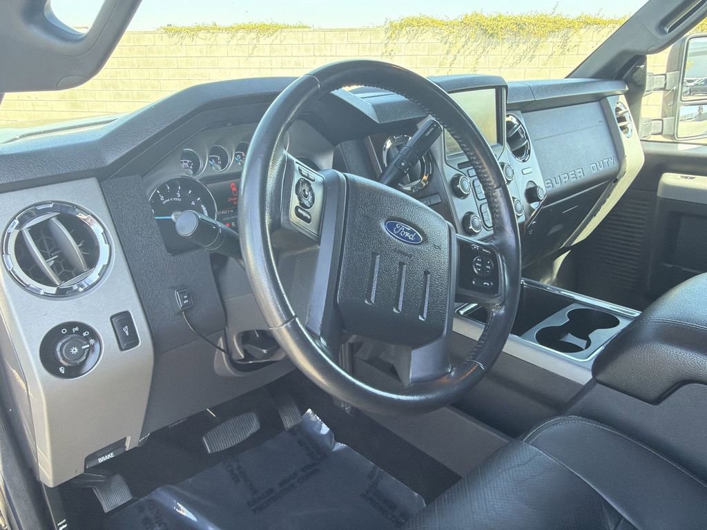 Used 2016 Ford F350 Lariat w/ Lariat Interior Package image 10