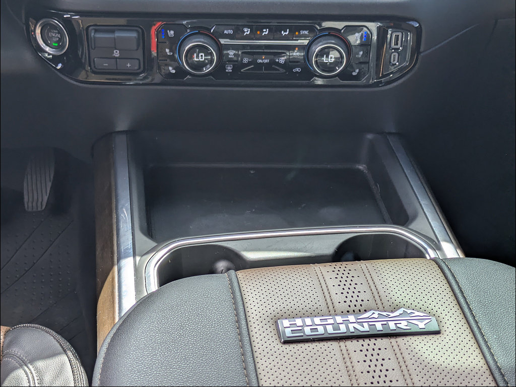 Used 2025 Chevrolet Silverado 3500 High Country w/ Technology Package AWD/4WD image 28