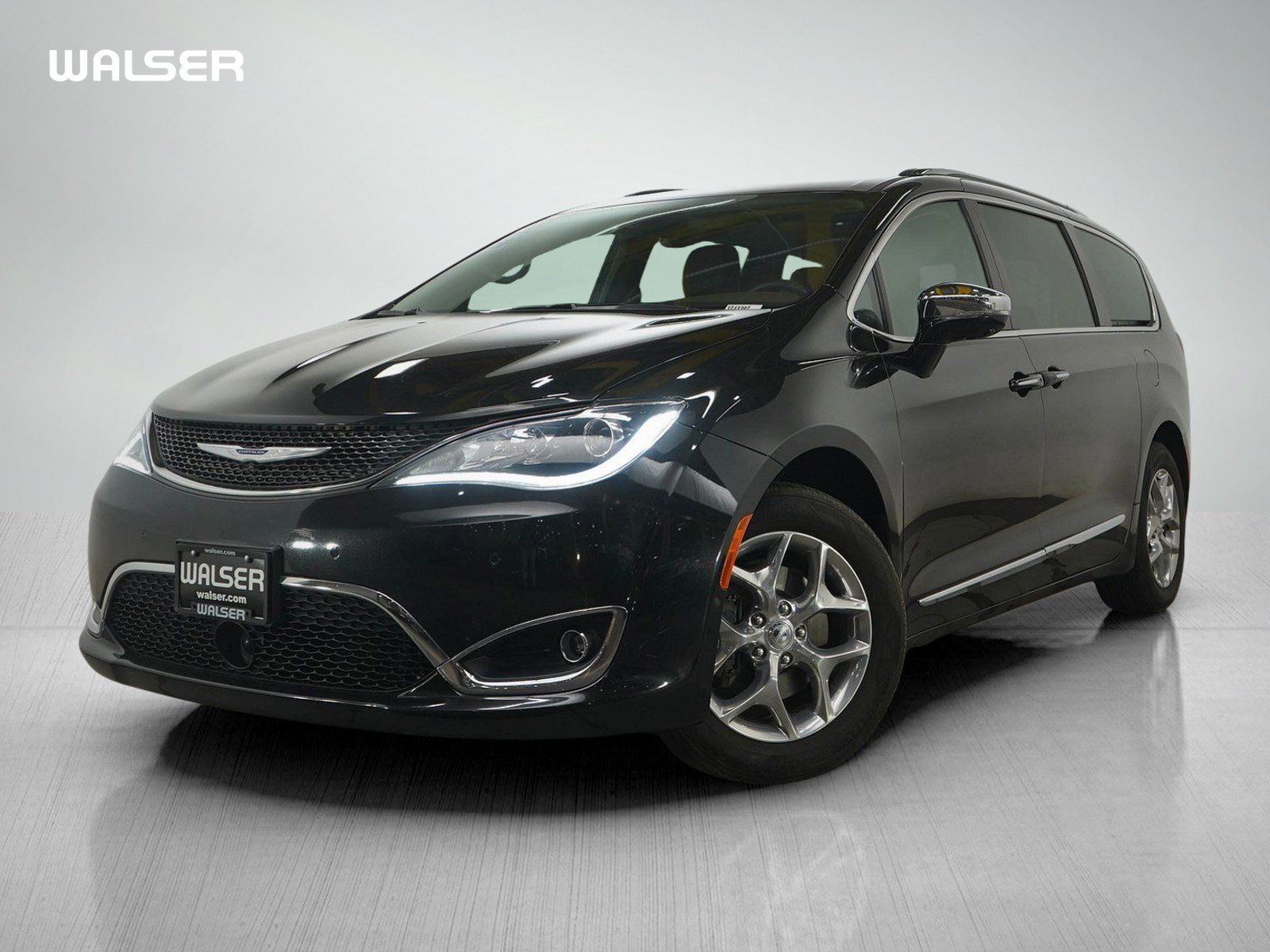 Used 2019 Chrysler Pacifica Limited image 1