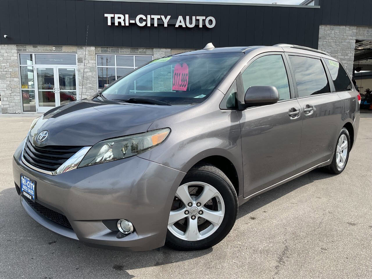 Used 2011 Toyota Sienna LE
