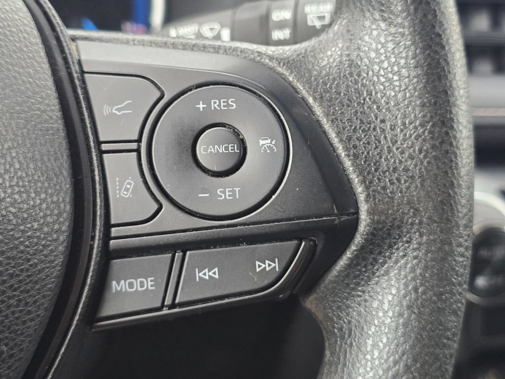 Certified 2025 Toyota RAV4 XLE AWD/4WD image 32