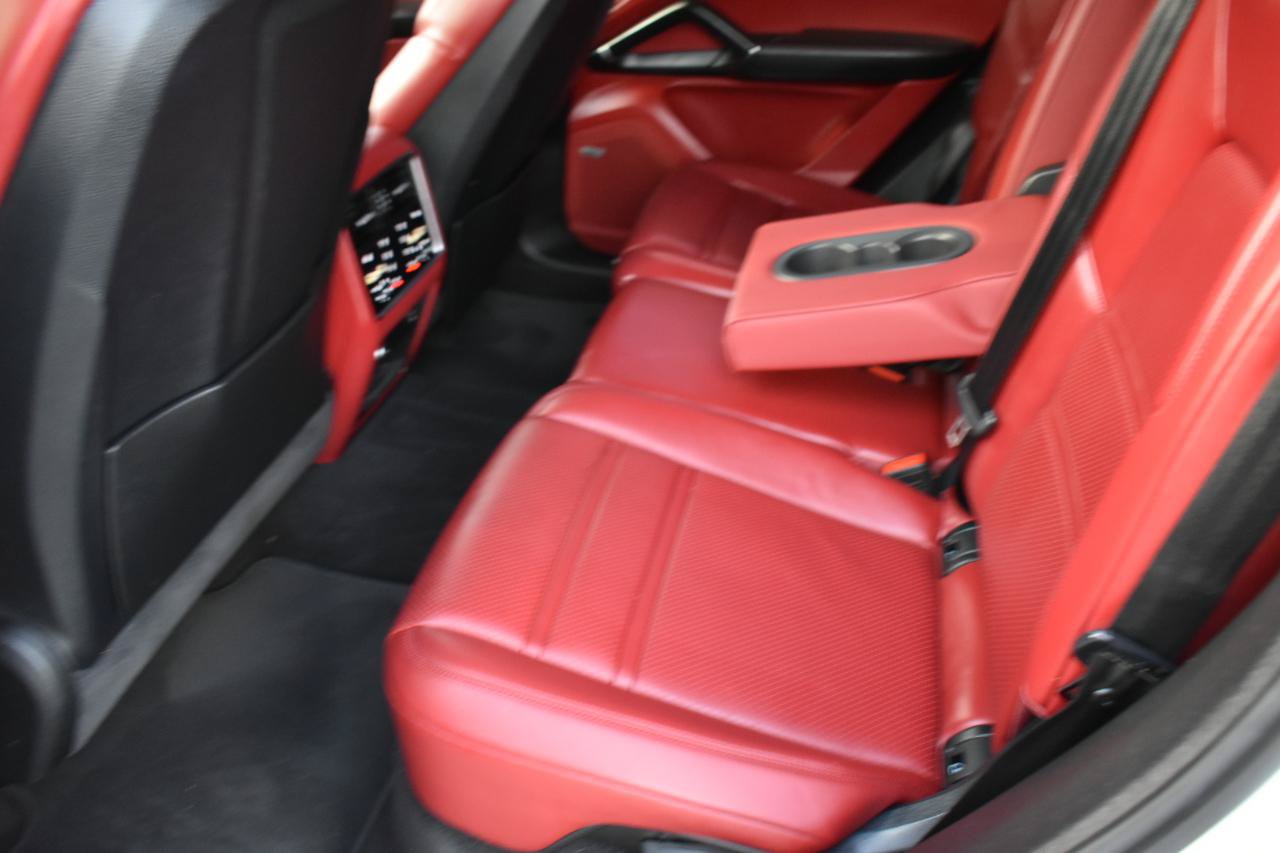 Used 2019 Porsche Cayenne AWD/4WD image 26