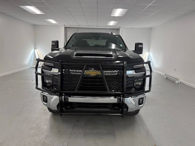 Used 2025 Chevrolet Silverado 2500 LT w/ Safety Package video 2