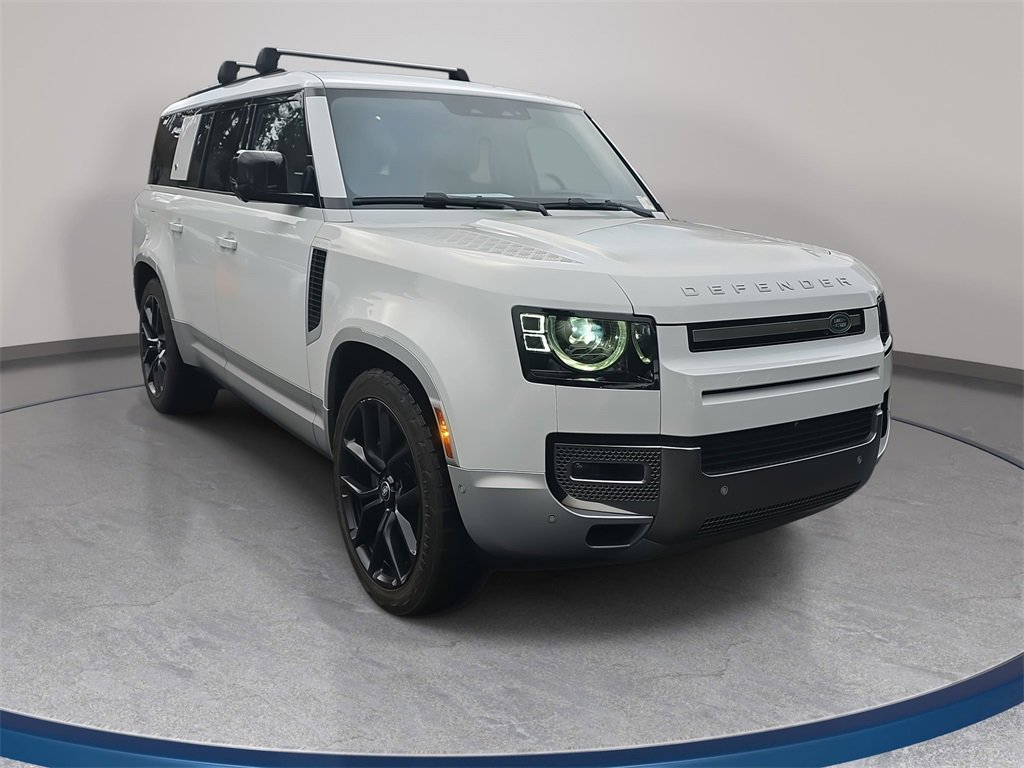 Used 2023 Land Rover Defender 130 First Edition image 3