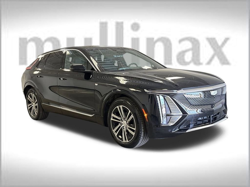 New 2025 Cadillac Lyriq Luxury