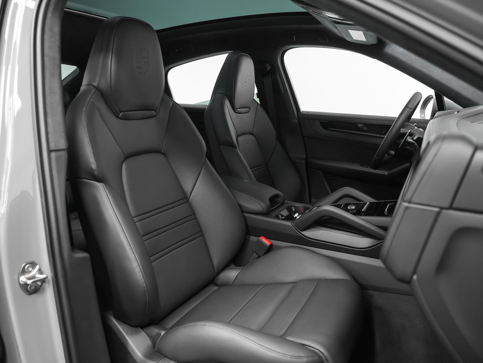 New 2026 Porsche Cayenne GTS AWD/4WD image 26