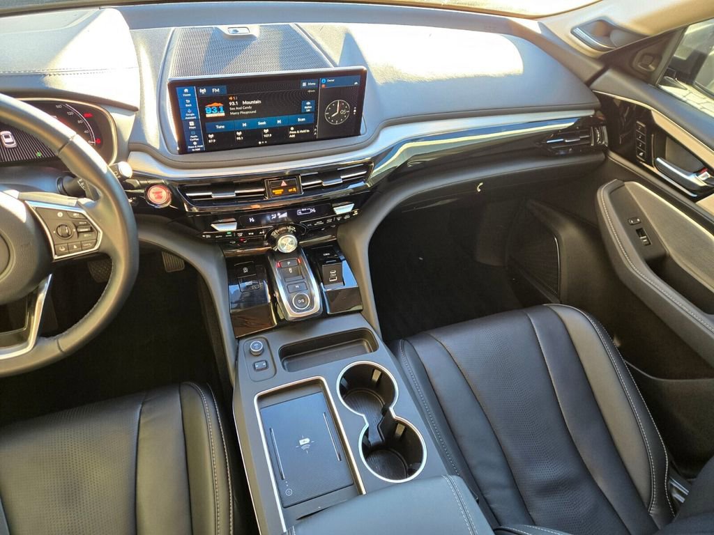 Certified 2025 Acura MDX w/ Technology Package image 16