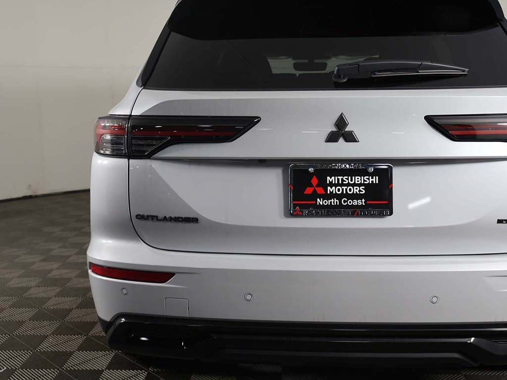 New 2026 Mitsubishi Outlander LE FWD image 15