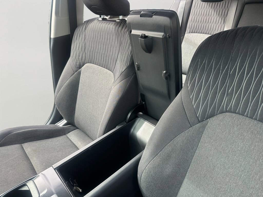 Used 2025 Toyota Camry LE FWD image 19