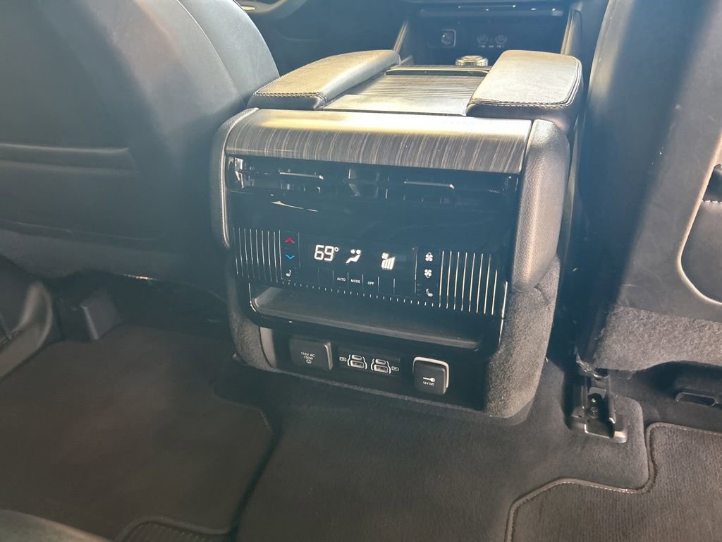 Used 2023 Jeep Wagoneer Series III w/ Preferred Equipment Group image 29