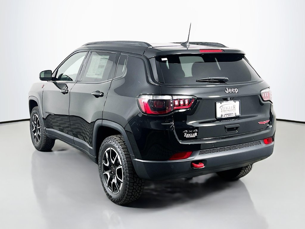 New 2026 Jeep Compass Trailhawk w/ Sun, Sound & Navigation Group AWD/4WD image 5