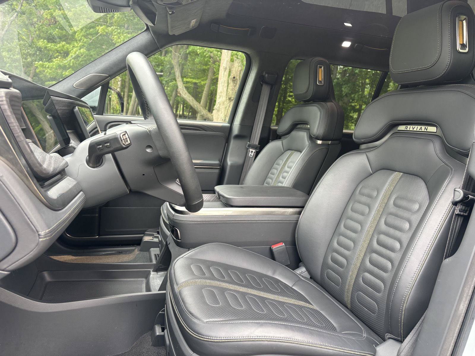 Used 2022 Rivian R1S Launch Edition AWD/4WD image 22