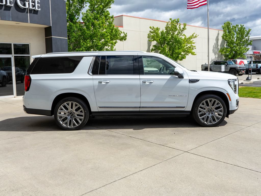 New 2026 GMC Yukon XL Denali Ultimate AWD/4WD image 8