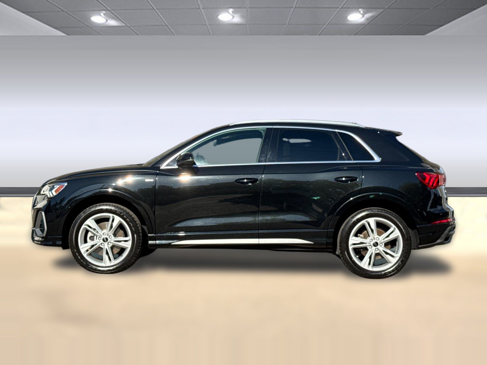 Used 2023 Audi Q3 2.0T Premium w/ Convenience Package AWD/4WD image 2
