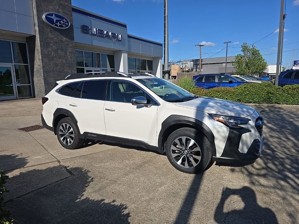 Used 2025 Subaru Outback Touring AWD/4WD image 2