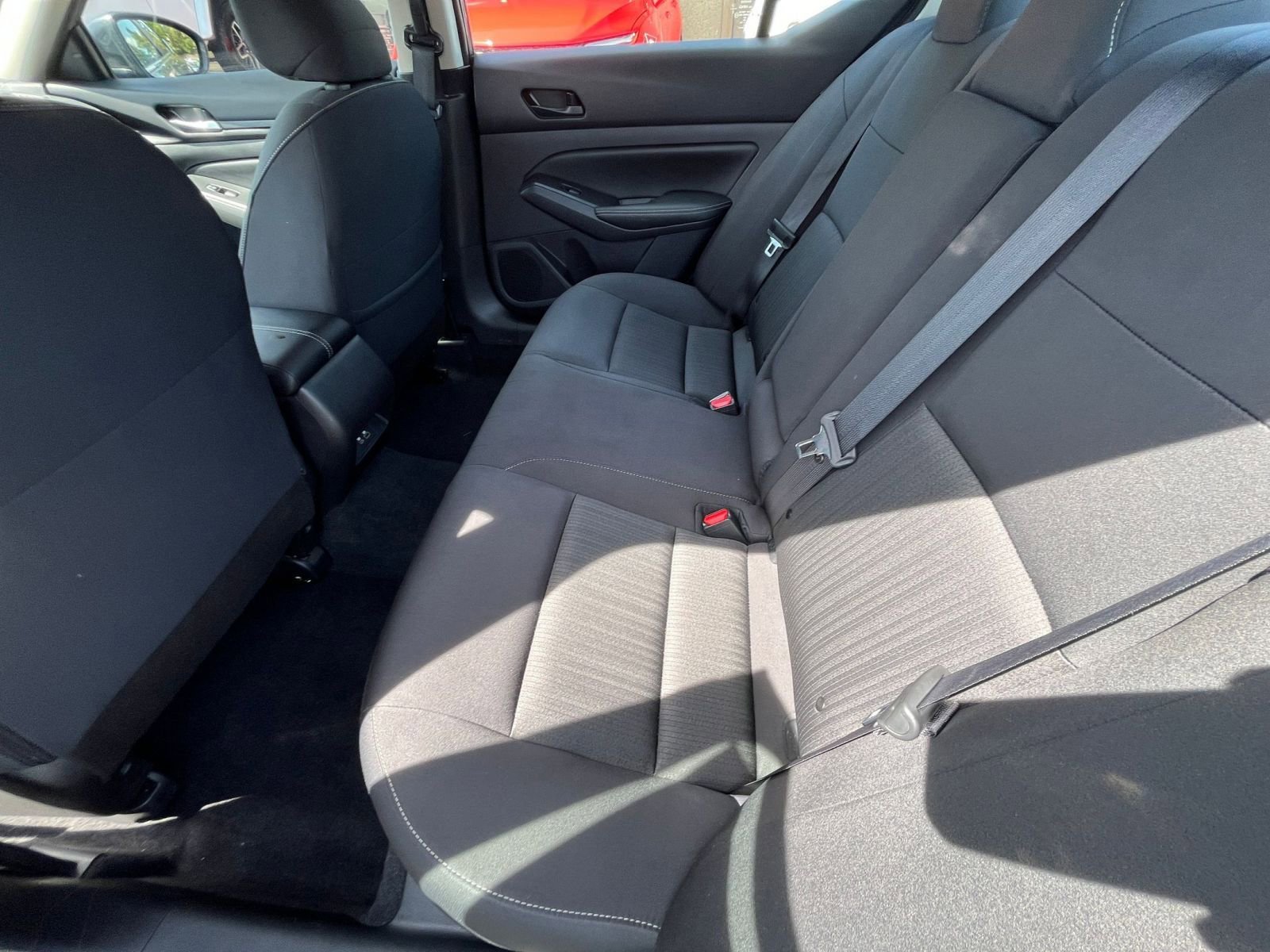 Used 2025 Nissan Altima 2.5 SV FWD image 27