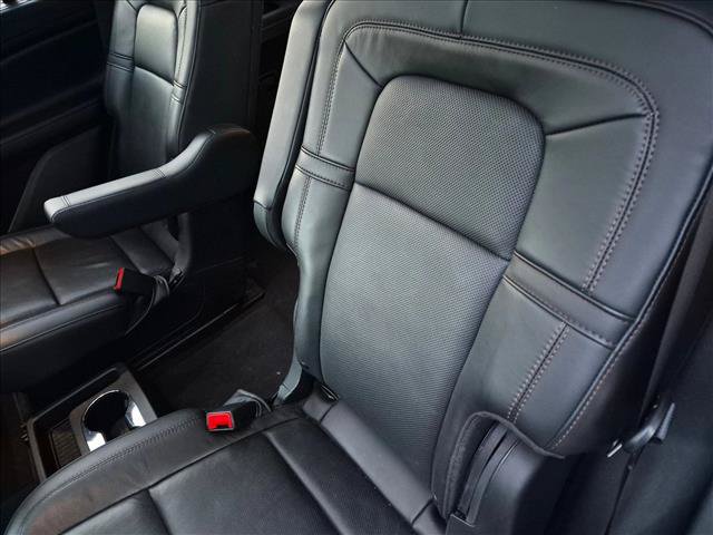 Used 2023 Lincoln Aviator Reserve w/ Equipment Group 201A RWD image 16