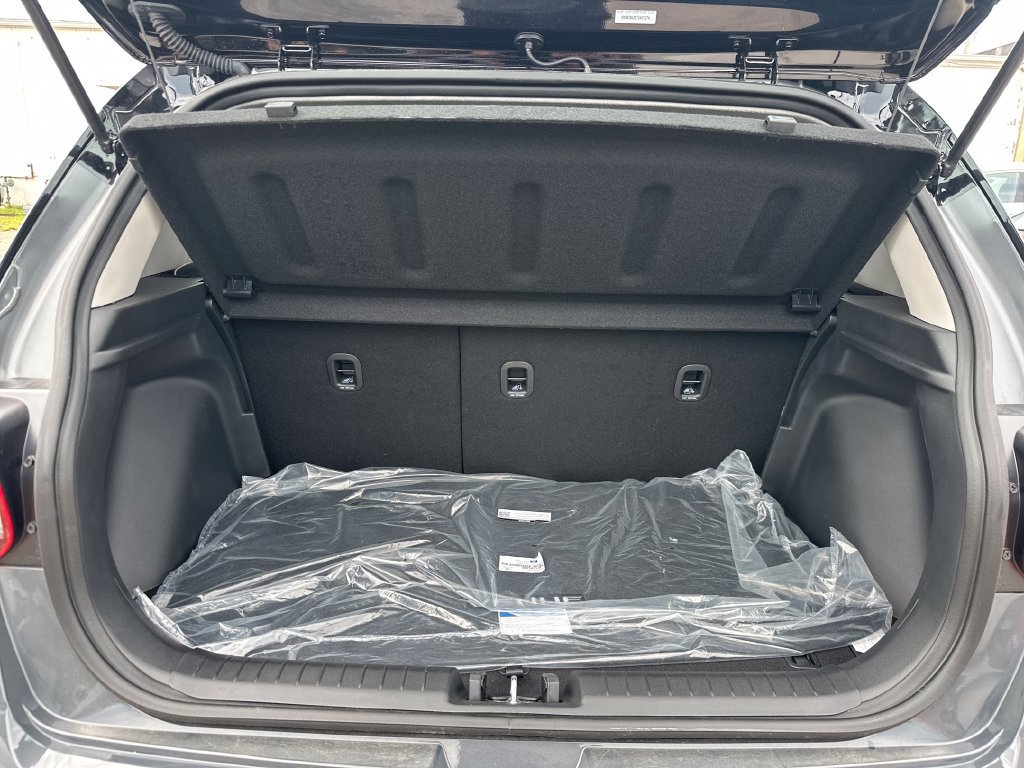 Used 2026 Hyundai Venue SEL FWD image 22