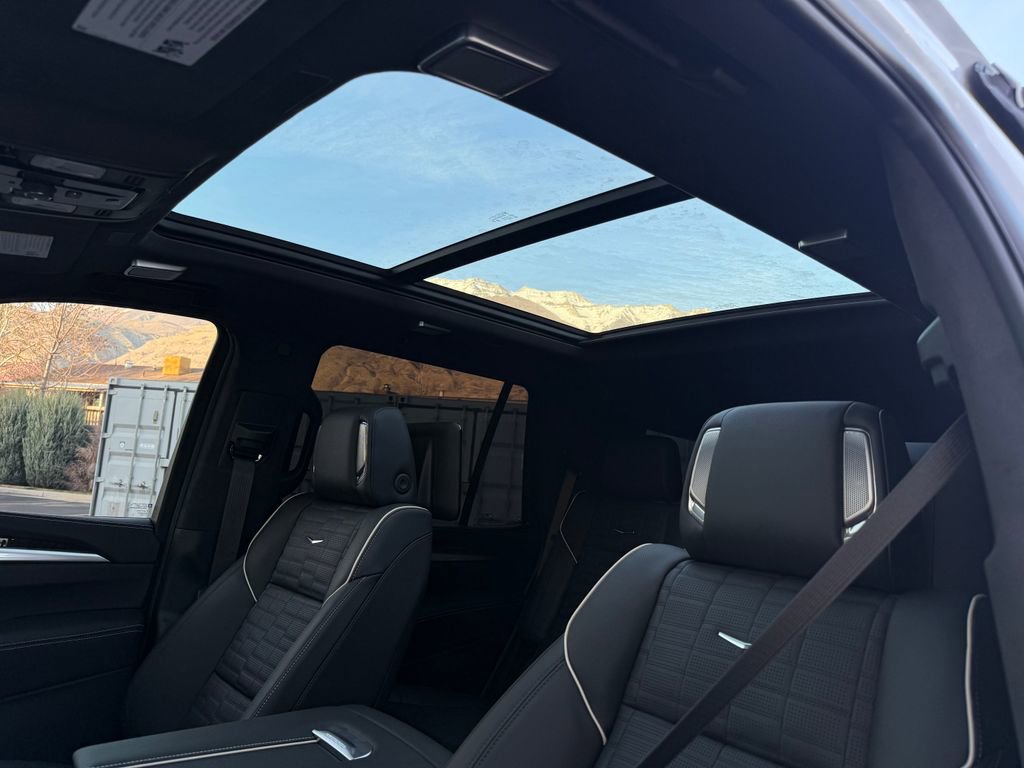 Used 2026 Cadillac Escalade Platinum Sport w/ LPO, ONYX Package image 42