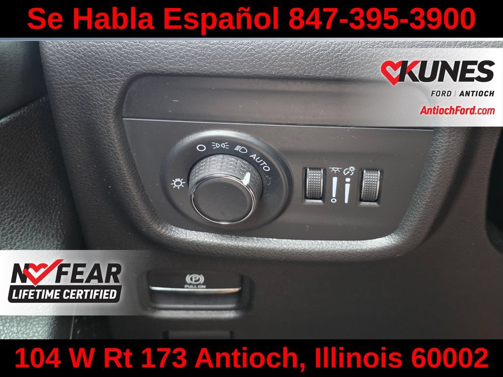 Used 2025 Jeep Grand Cherokee Altitude AWD/4WD image 35
