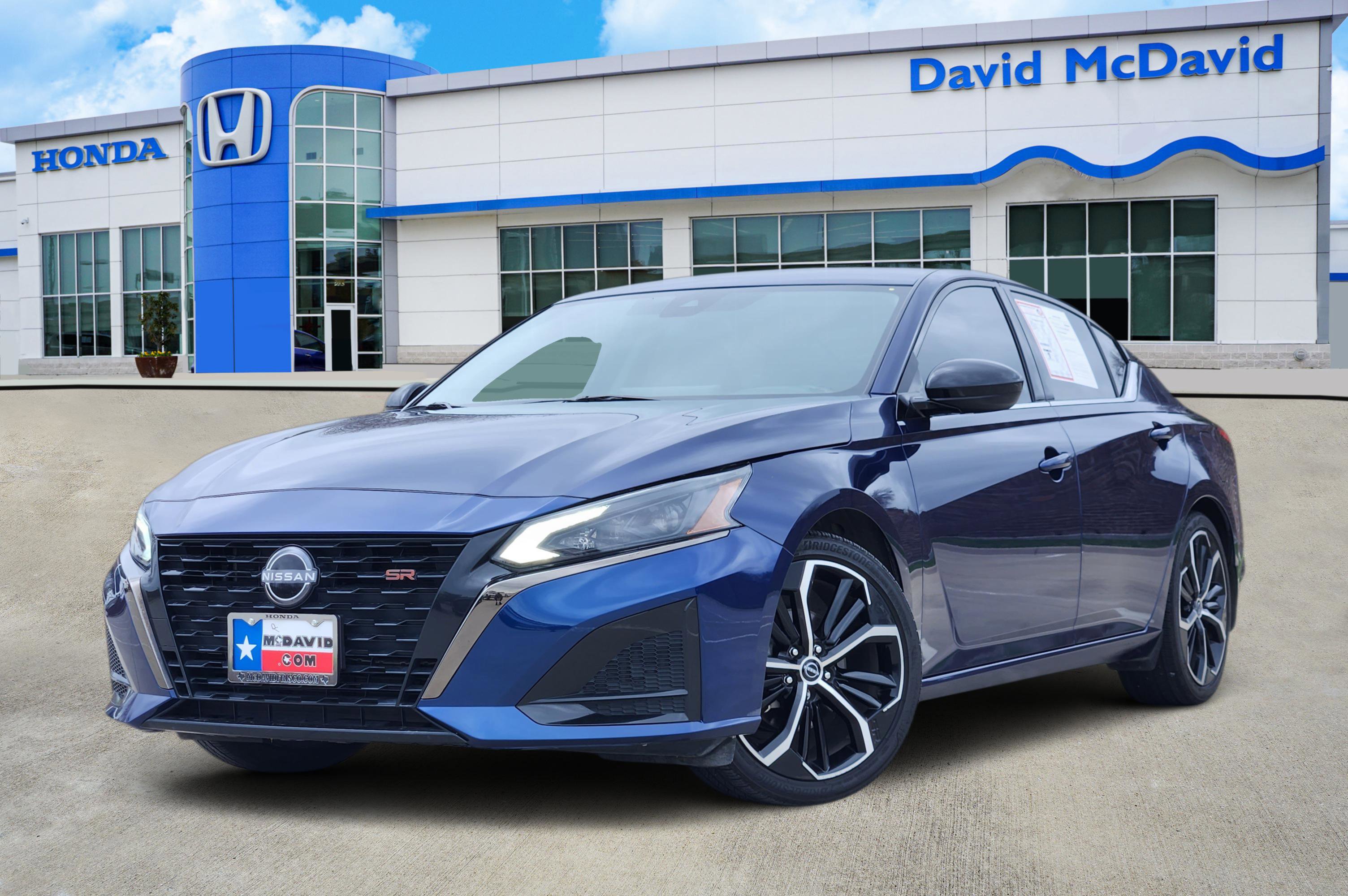 Used 2023 Nissan Altima 2.5 SR w/ SR Premium Package image 1