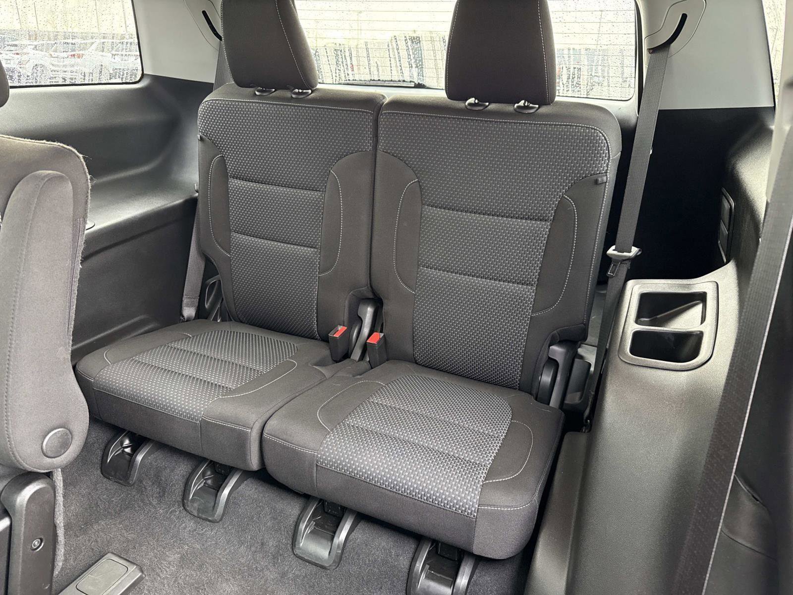 Used 2023 GMC Acadia SLE image 21