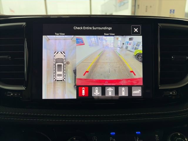 Used 2026 Chrysler Pacifica Select image 21