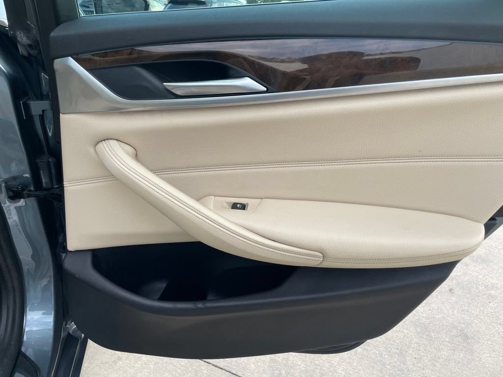 Used 2018 BMW 540i RWD image 26