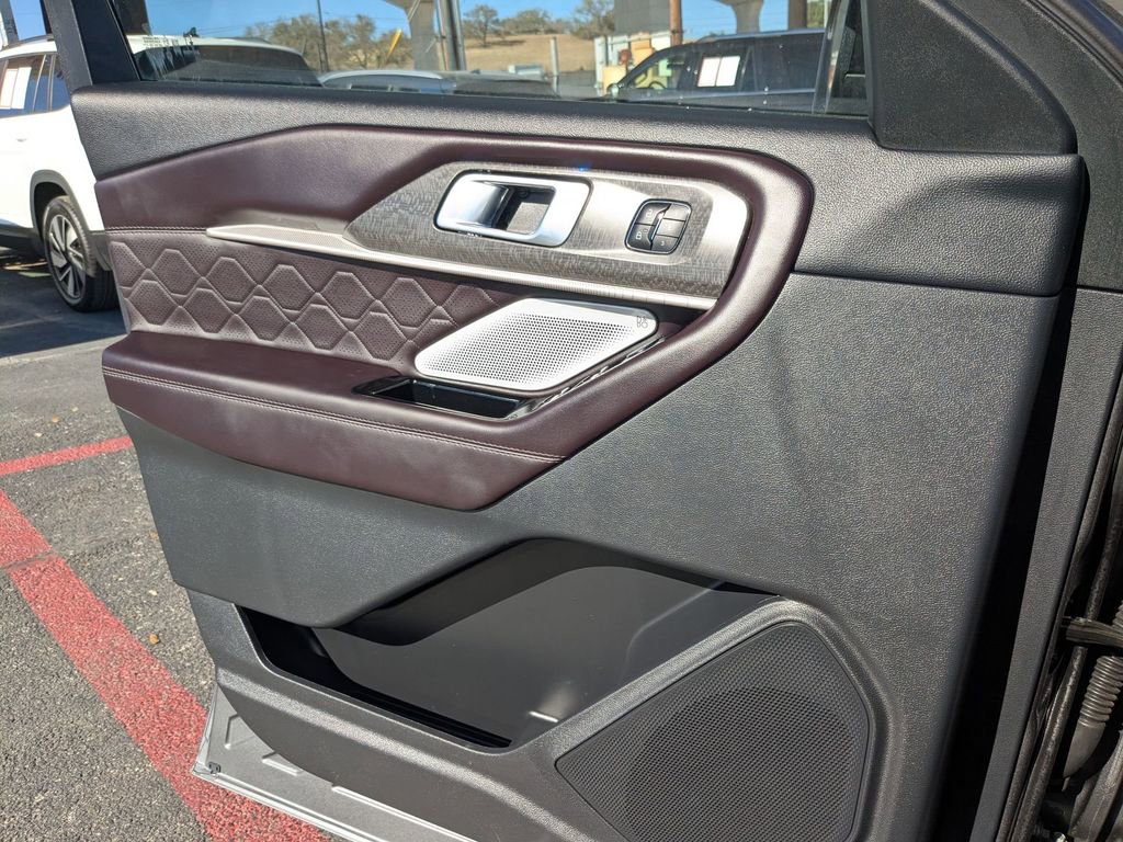 Used 2025 Ford Explorer Platinum w/ LUX Leather Package image 15