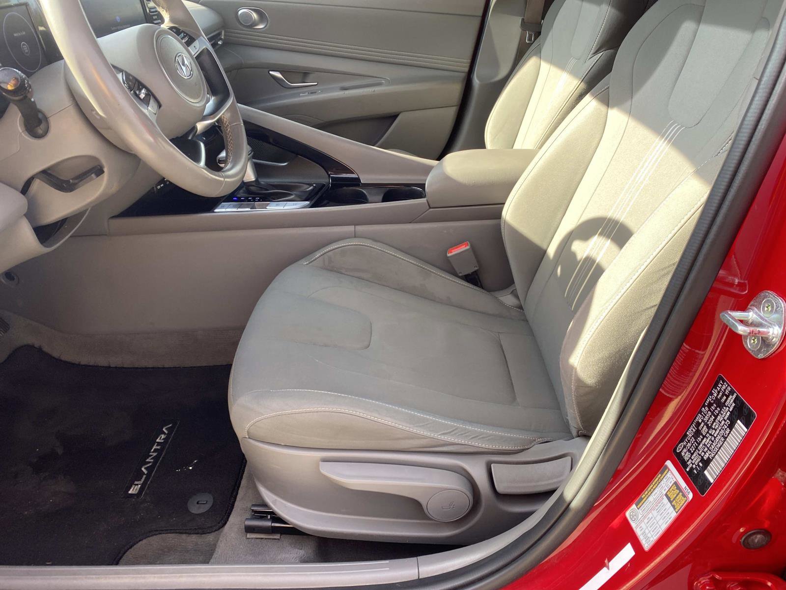 Used 2022 Hyundai Elantra SEL w/ Convenience Package image 16