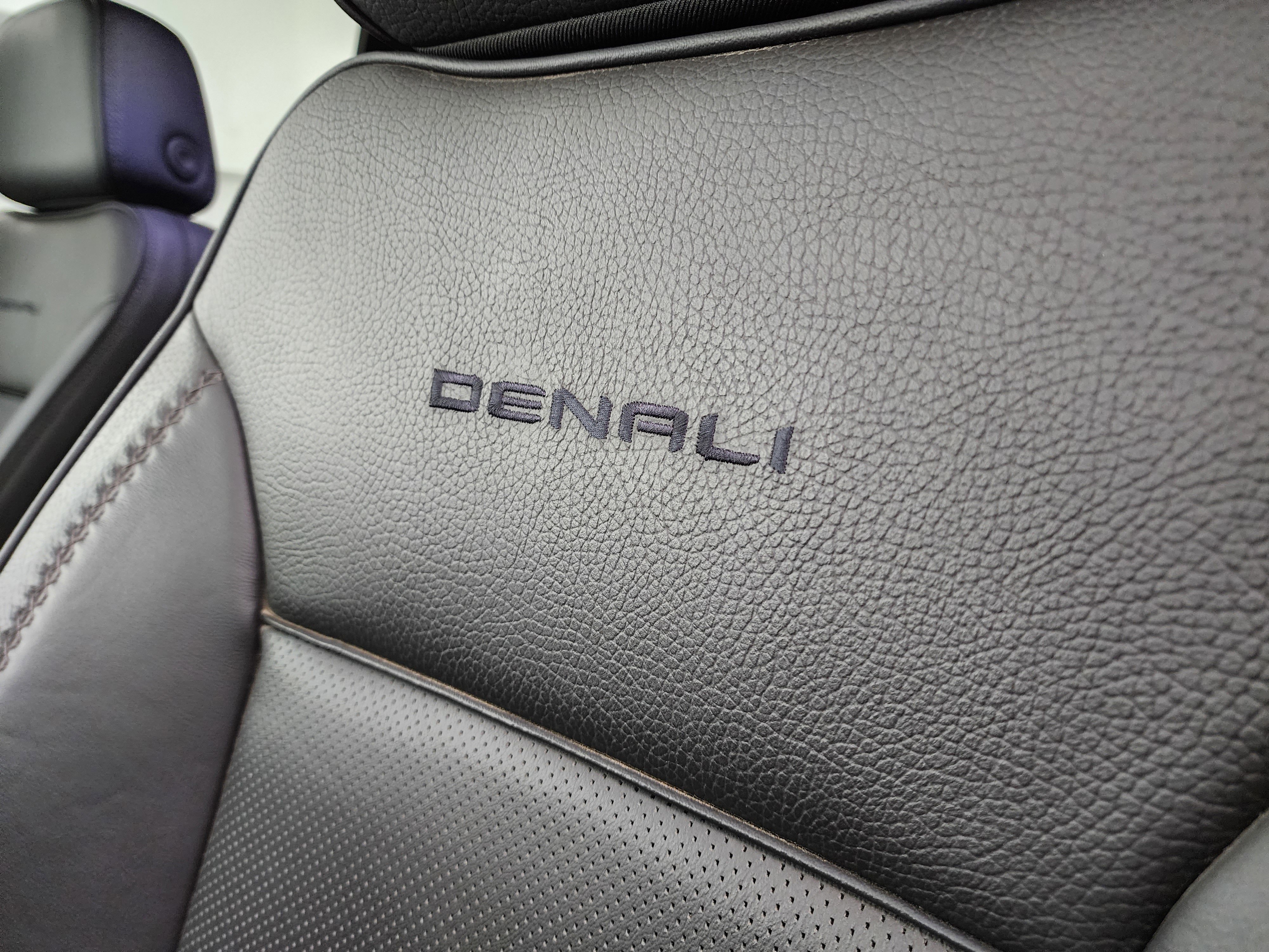 Used 2024 GMC Sierra 2500 Denali w/ Denali Reserve Package image 52