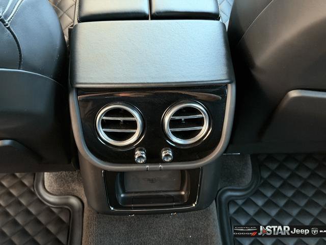 Used 2020 Bentley Bentayga AWD/4WD image 28
