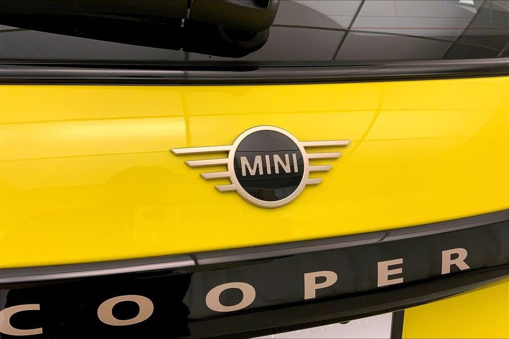 Certified 2025 MINI Cooper S image 7