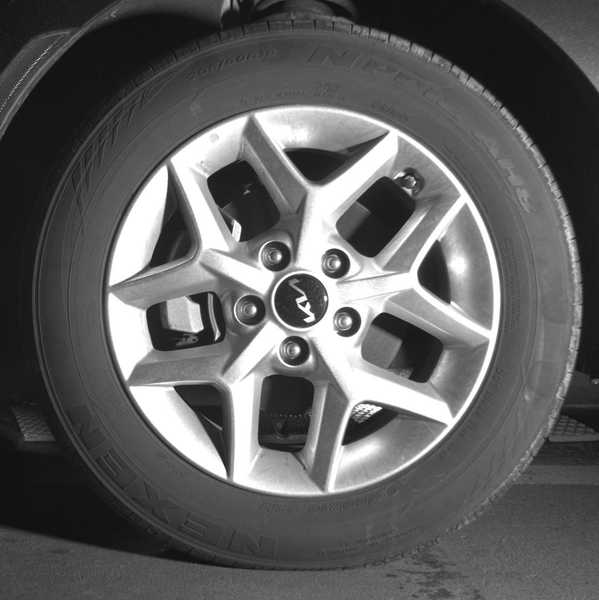 Used 2025 Kia Soul LX w/ LX Technology Package FWD image 12