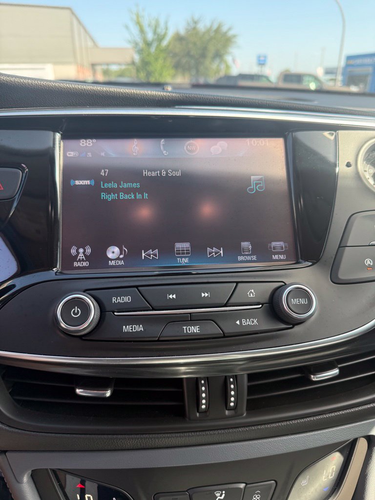 Used 2019 Buick Envision Essence FWD image 24