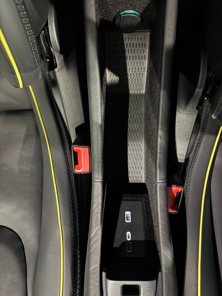 Used 2023 McLaren Artura RWD image 27