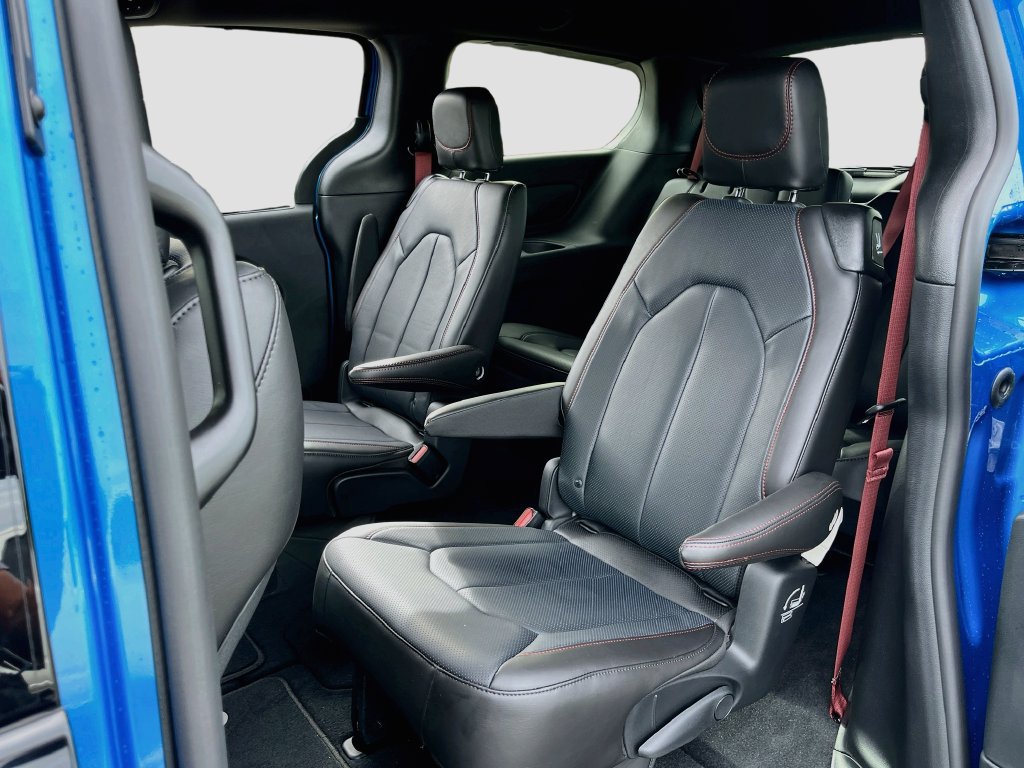 New 2027 Chrysler Pacifica Select FWD image 22