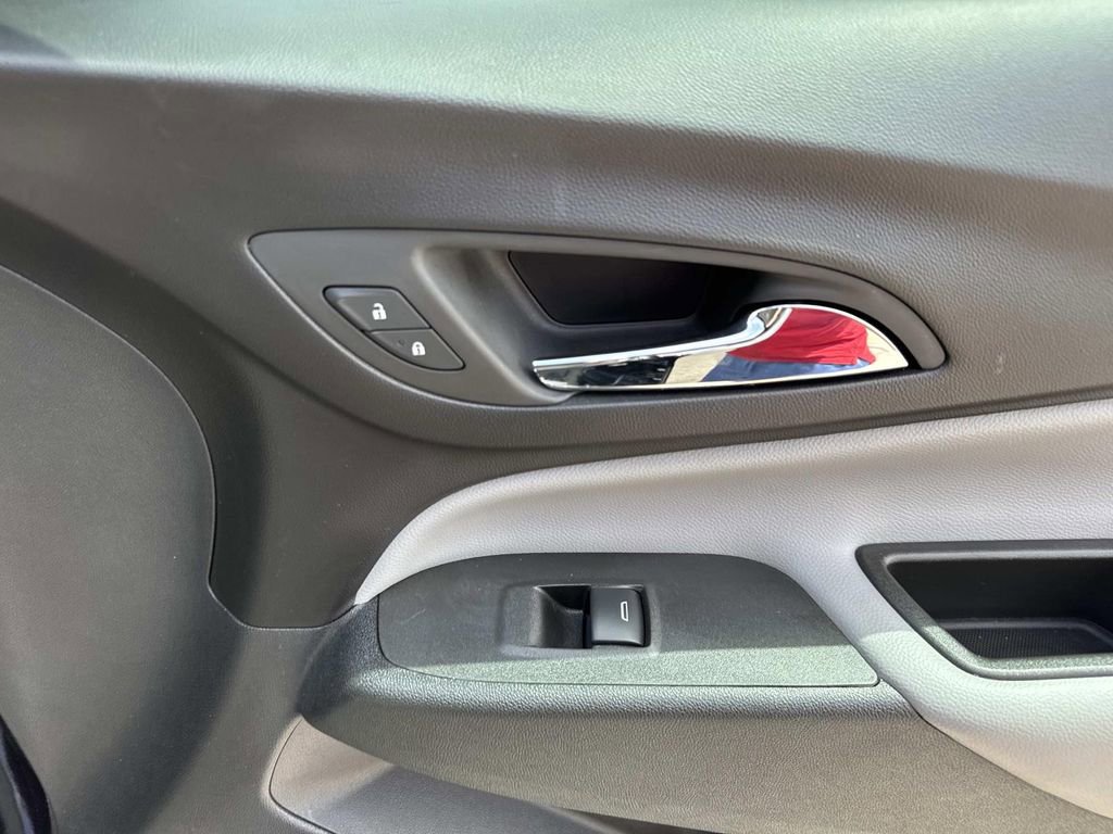 Used 2023 Chevrolet Equinox LS w/ LPO, Floor Liner Package FWD image 15