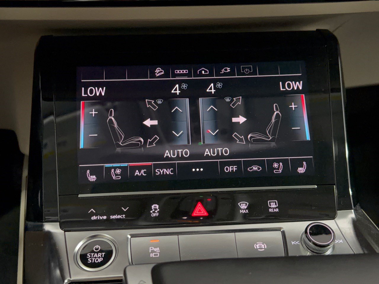 Certified 2024 Audi Q8 e-tron Premium Plus w/ Premium Plus Package AWD/4WD image 22