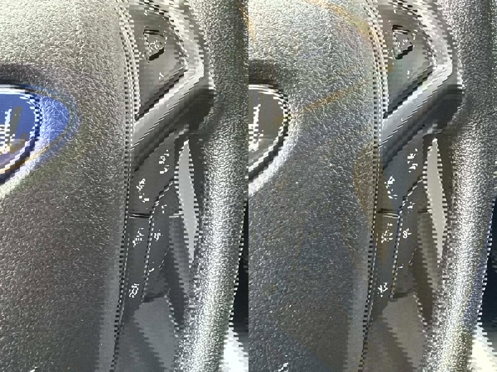 Used 2022 Ford Edge SEL image 7