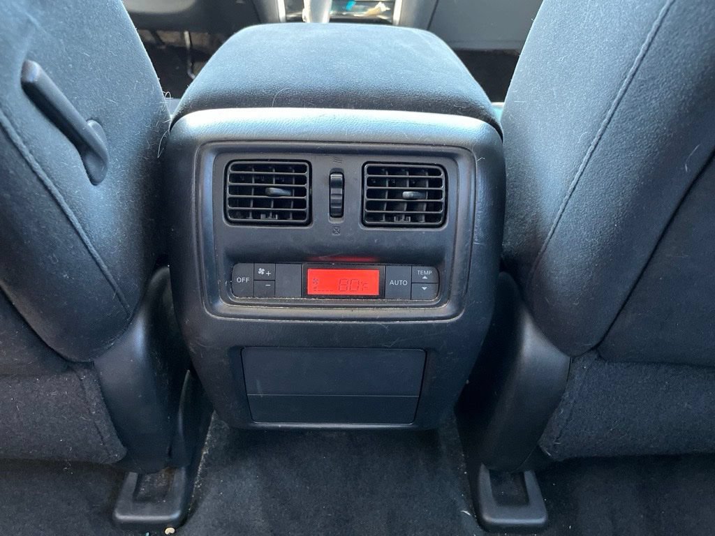 Used 2015 Nissan Pathfinder S AWD/4WD image 23