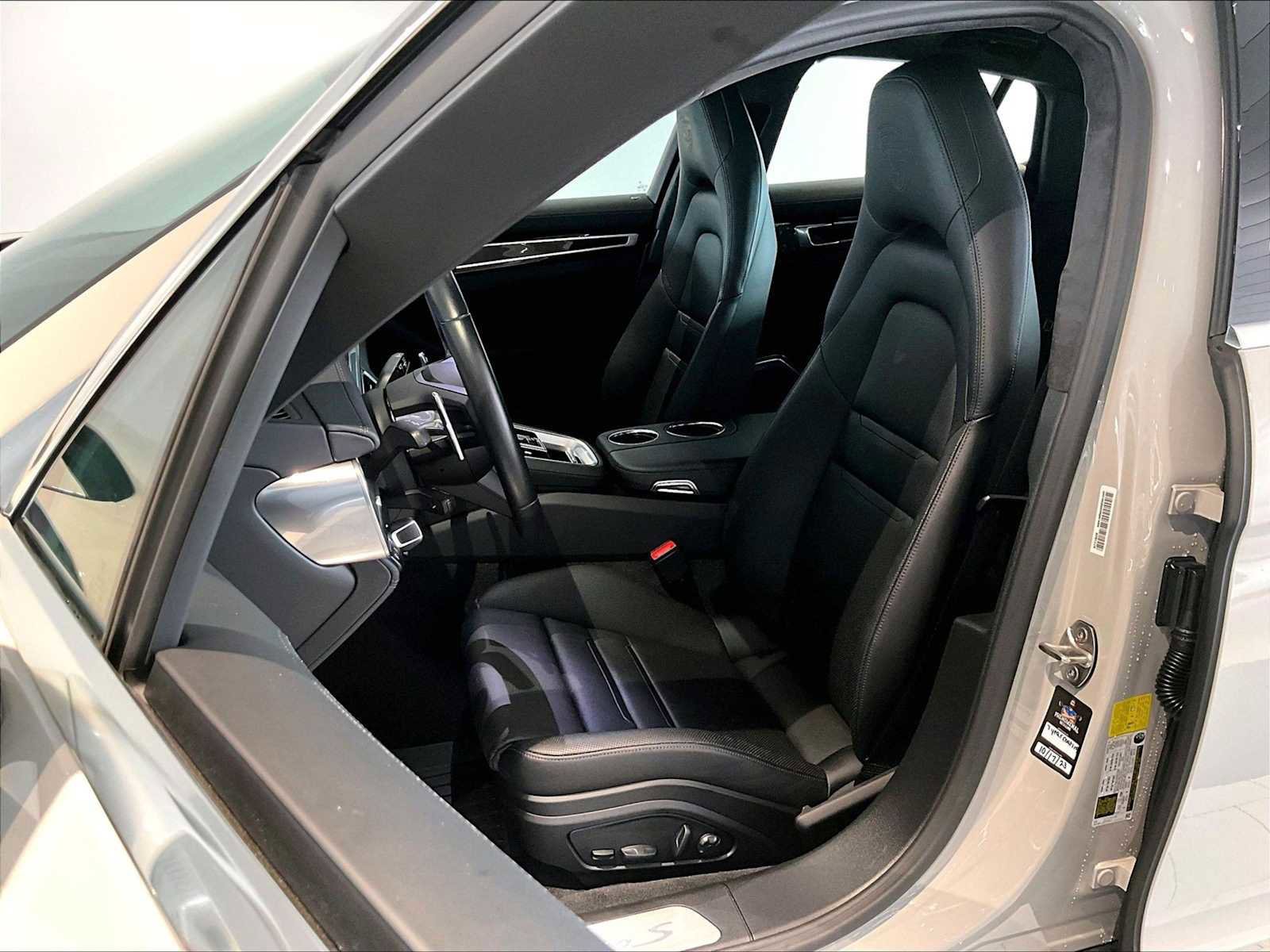 Used 2023 Porsche Panamera Turbo S image 8