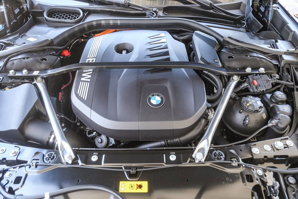 New 2026 BMW 750e xDrive AWD/4WD image 23