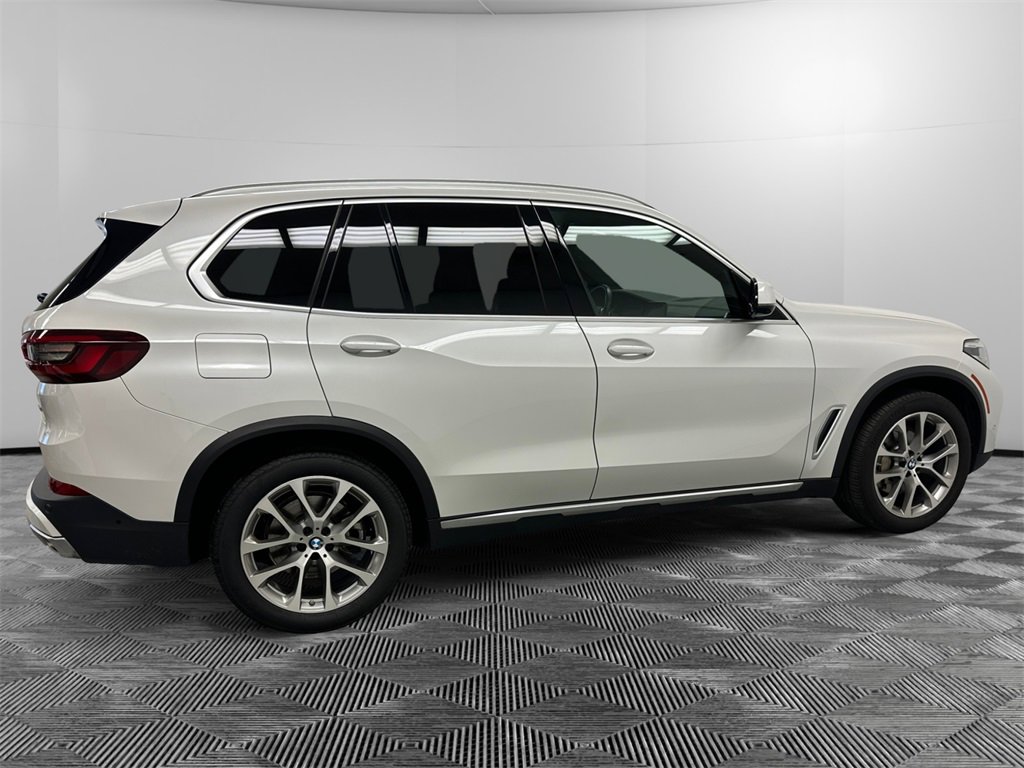 Used 2023 BMW X5 xDrive40i w/ Premium Package image 5
