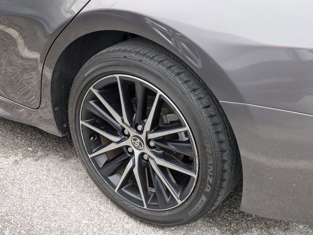 Used 2024 Toyota Camry SE image 5