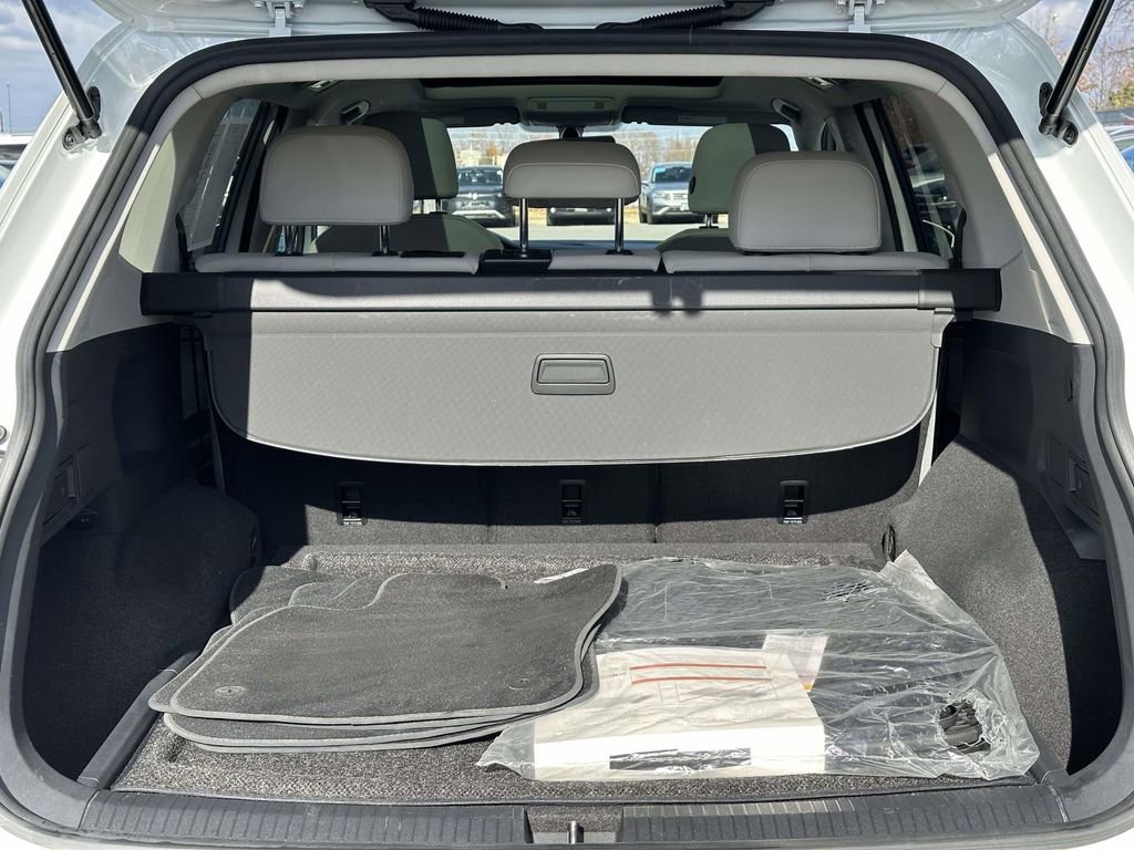 Used 2019 Volkswagen Tiguan SE w/ Panoramic Sunroof Package image 14