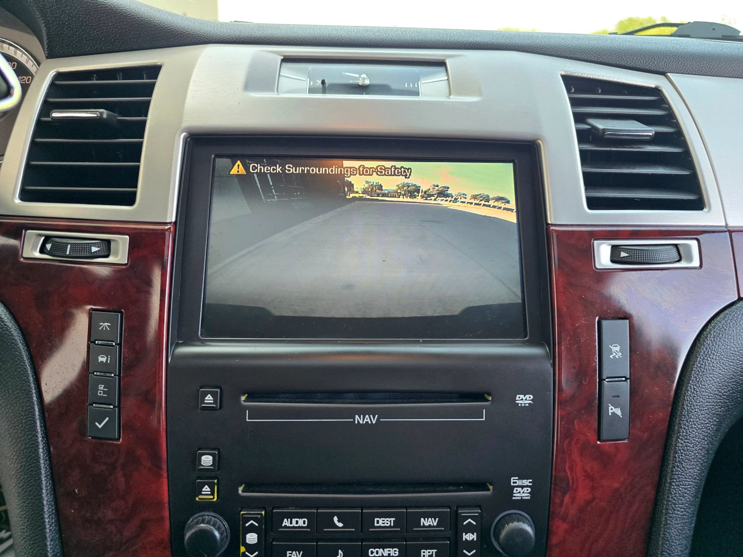 Used 2010 Cadillac Escalade EXT Luxury AWD/4WD image 33