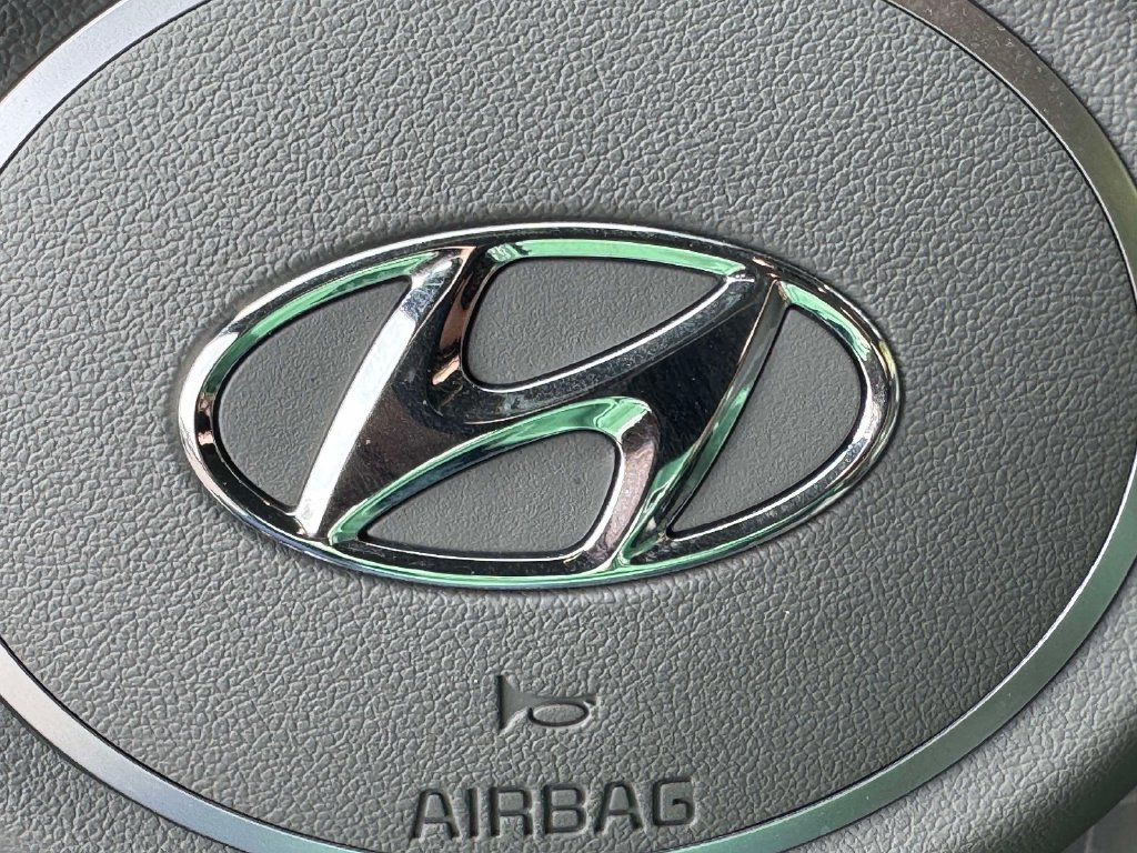 Used 2023 Hyundai Elantra SE w/ Cargo Package FWD image 31