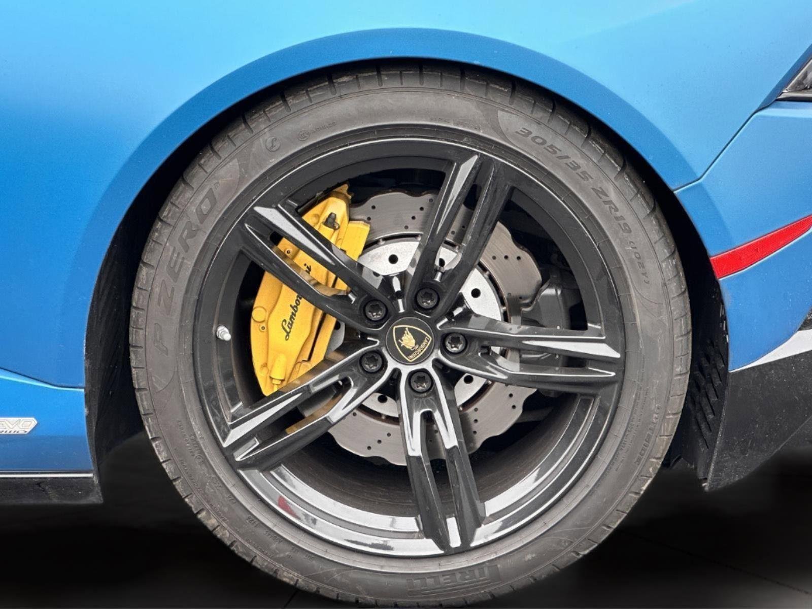 Used 2020 Lamborghini Huracan EVO RWD image 62