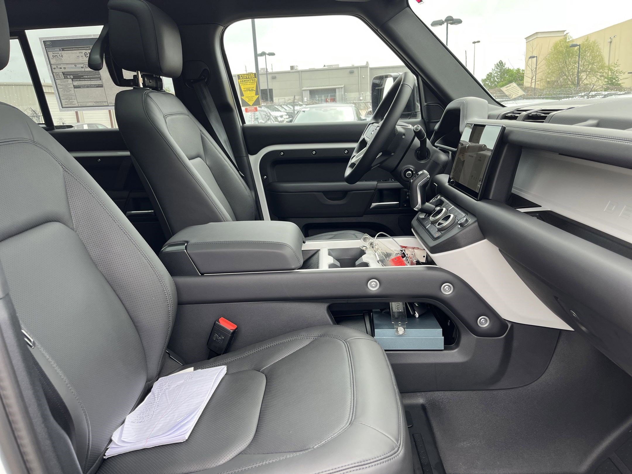 Used 2025 Land Rover Defender 110 S image 18